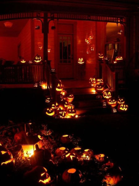 Strašidelné domy pripravené na Halloween